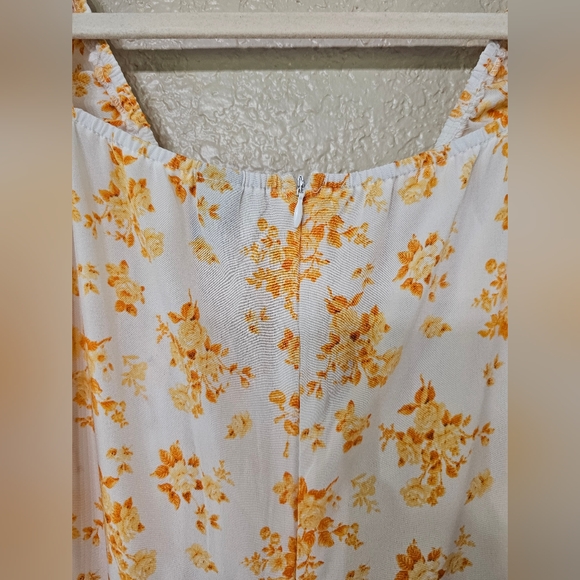 Floral Maxi Dress in Cream and Orange - Picture 5 of 6